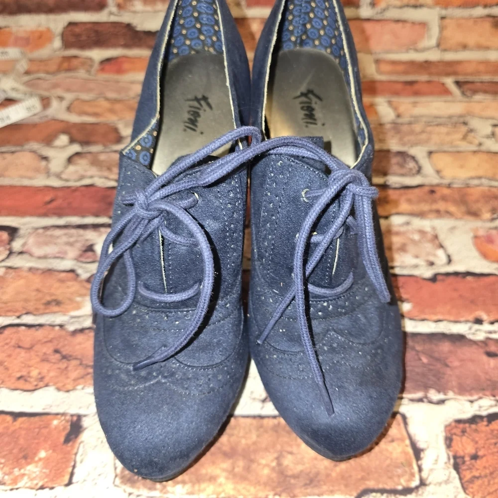 FIONI Clothing Navy Lace-Up Heels Size 6.5